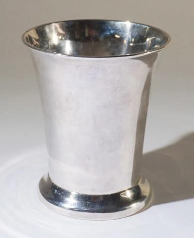 beaker front